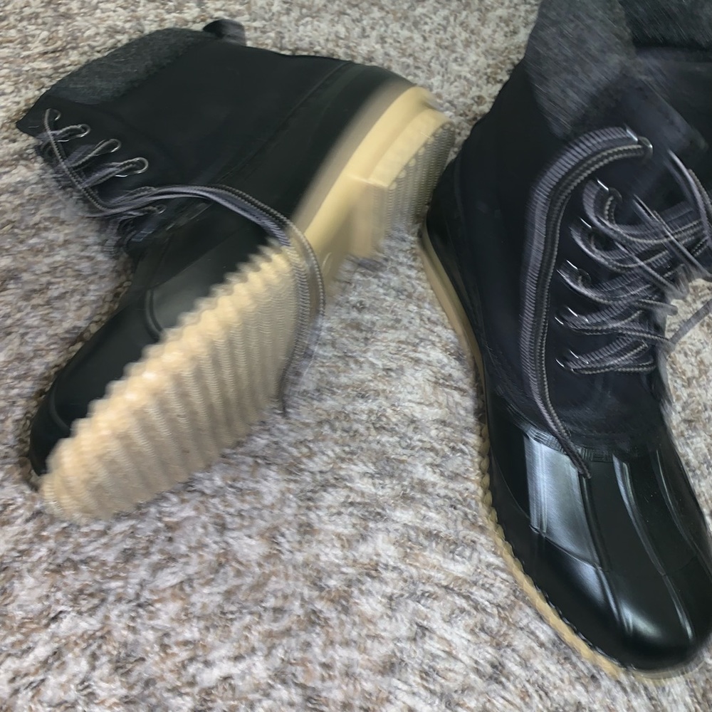 Rue 21 water proof snow boots